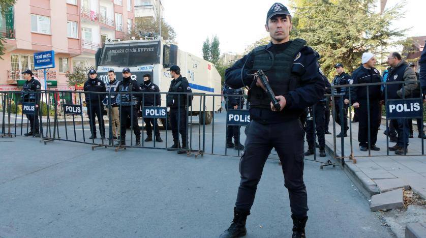 Sitanbulda üzdəniraq "İslam Dövlətinin" 54 üzvünü yaxaladılar