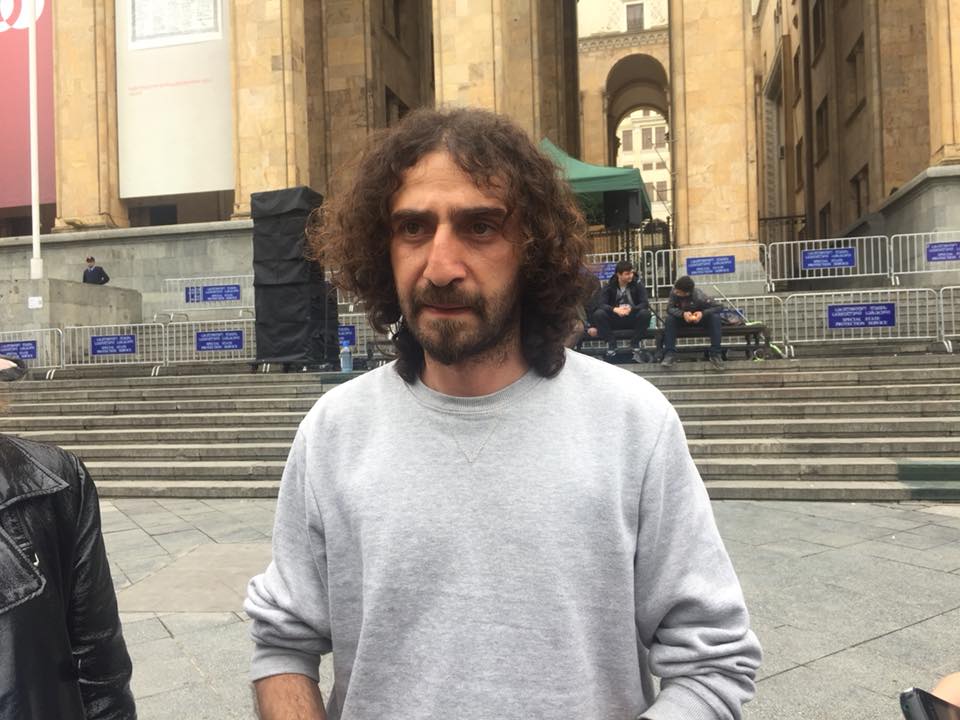 Beka Tsikarişvili - tələb edirik ki, baş nazir susmasın və ictimai bəyanat versin