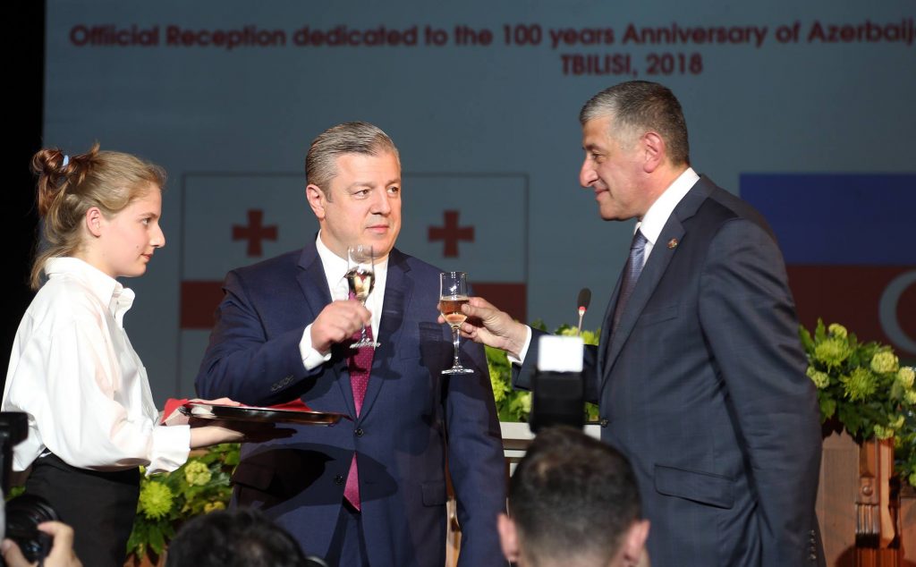 Гуырдзыстоны премьер-министр, Азербайджанæн раарфæ кодта  Фыццаг Демокративон  Республикæйы 100 азы  юбилей