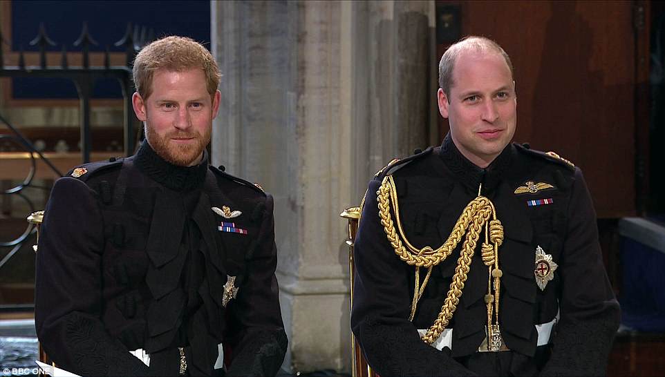 4C6C620400000578-5748651-Prince_Harry_sits_with_his_brother_and_best_man_the_Duke_of_Camb-a-41_1526791434929