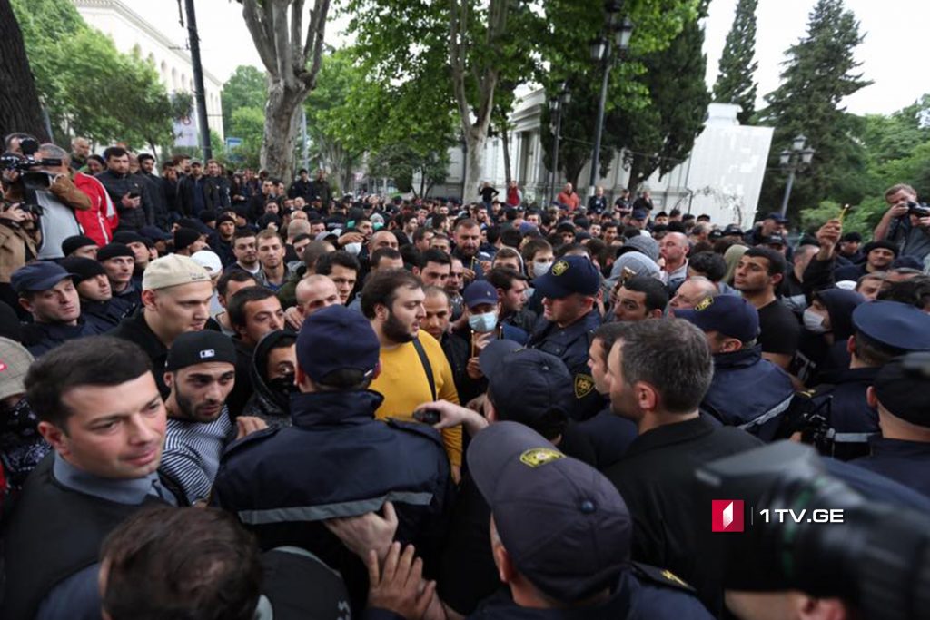 რუსთაველის გამზირზე გიორგი გაბედავა დააკავეს [ფოტო/ვიდეო]
