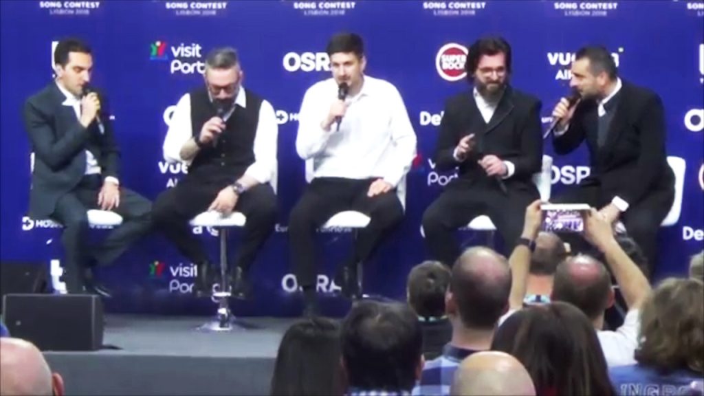 „ირიაომ“ პრესკონფერენციაზე წამყვანის თხოვნით კომპოზიცია Take Five შეასრულა [ვიდეო]