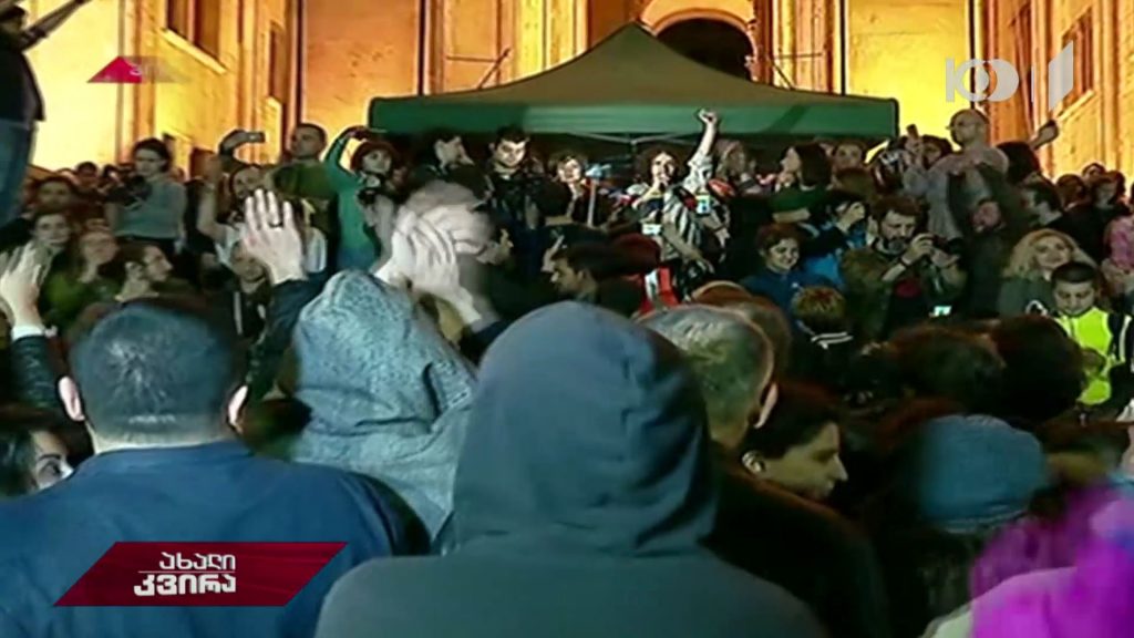 რუსთაველის გამზირზე „თეთრი ხმაურის მოძრაობის“ აქცია იშლება