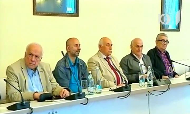 საქართველოს პრეზიდენტი სახელმწიფო პრემიების კომისიის წევრებს შეხვდა