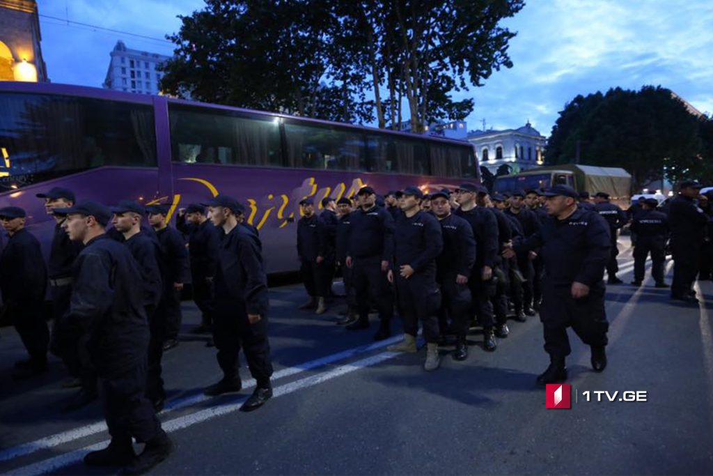 Rustaveli prospektinə əlavə qüvvə daxil etdilər (foto)