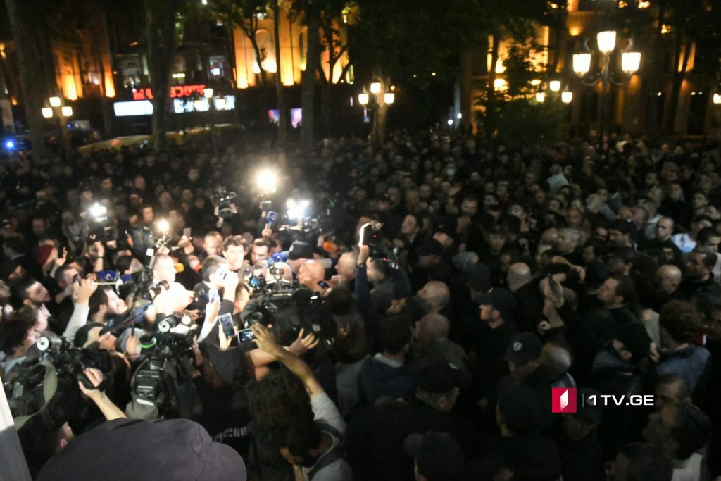 "Позор, позор" - такими возгласами встретили Георгия Гахария участники контракции