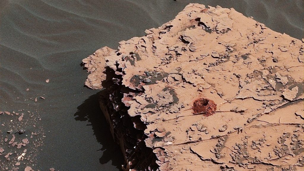 მარსმავალმა Curiosity-მ წითელი პლანეტის კლდეების ბურღვა კვლავ განაახლა