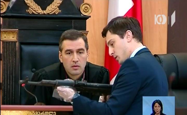 ბუტა რობაქიძის საქმის განხილვაზე პროკურატურამ ნივთმტკიცებები მიიტანა