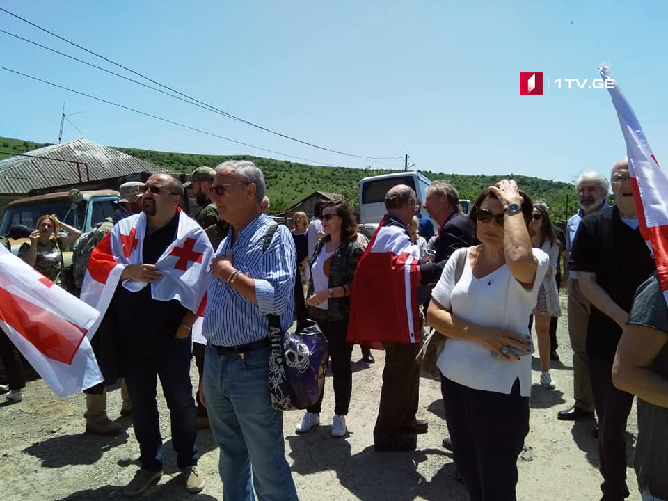 საფრანგეთში მცხოვრებმა ქართველებმა  ხურვალეთში, ე.წ. გამყოფ ხაზთან მშვიდობიანი აქცია გამართეს