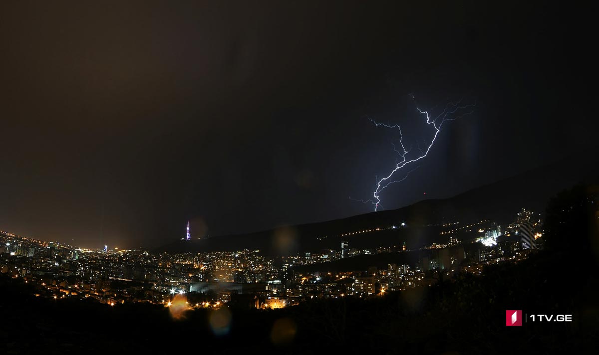 თბილისში მოსული უხვი ნალექის გამო, 112-ში ღამის განმავლობაში 60-ზე მეტი შეტყობინება შევიდა