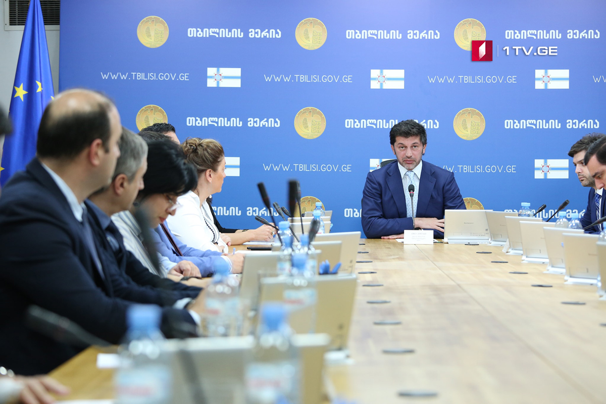 კახა კალაძემ მერის მოადგილეს კონტრაქტორ კომპანიებთან შეხვედრა და გაჭიანურებული ინფრასტრუქტურული პროექტების დროულად დასრულება დაავალა