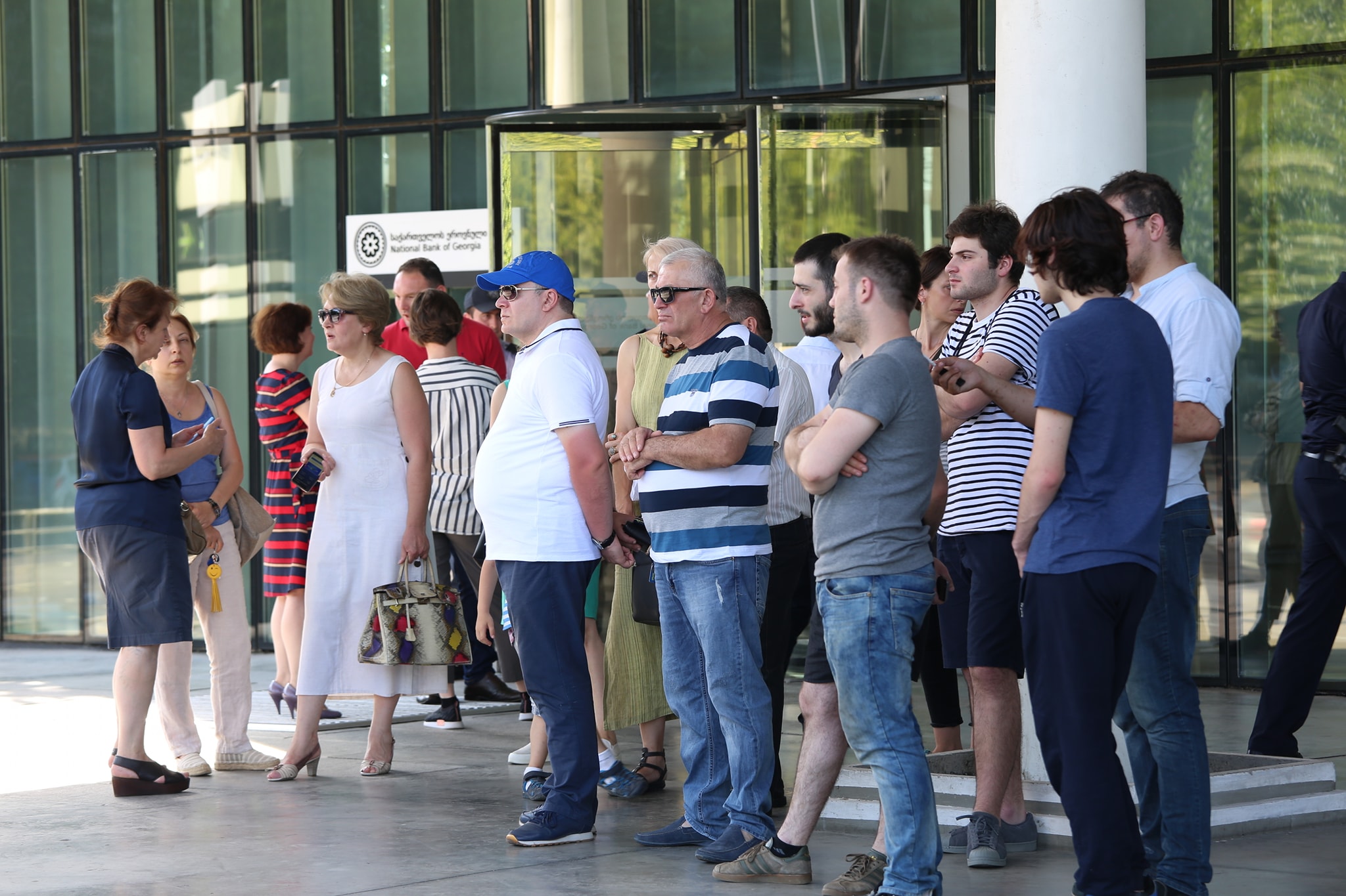 სამშენებლო კომპანია „მოდულის“ მიერ დაზარალებულებმა საპროტესტო აქცია გამართეს