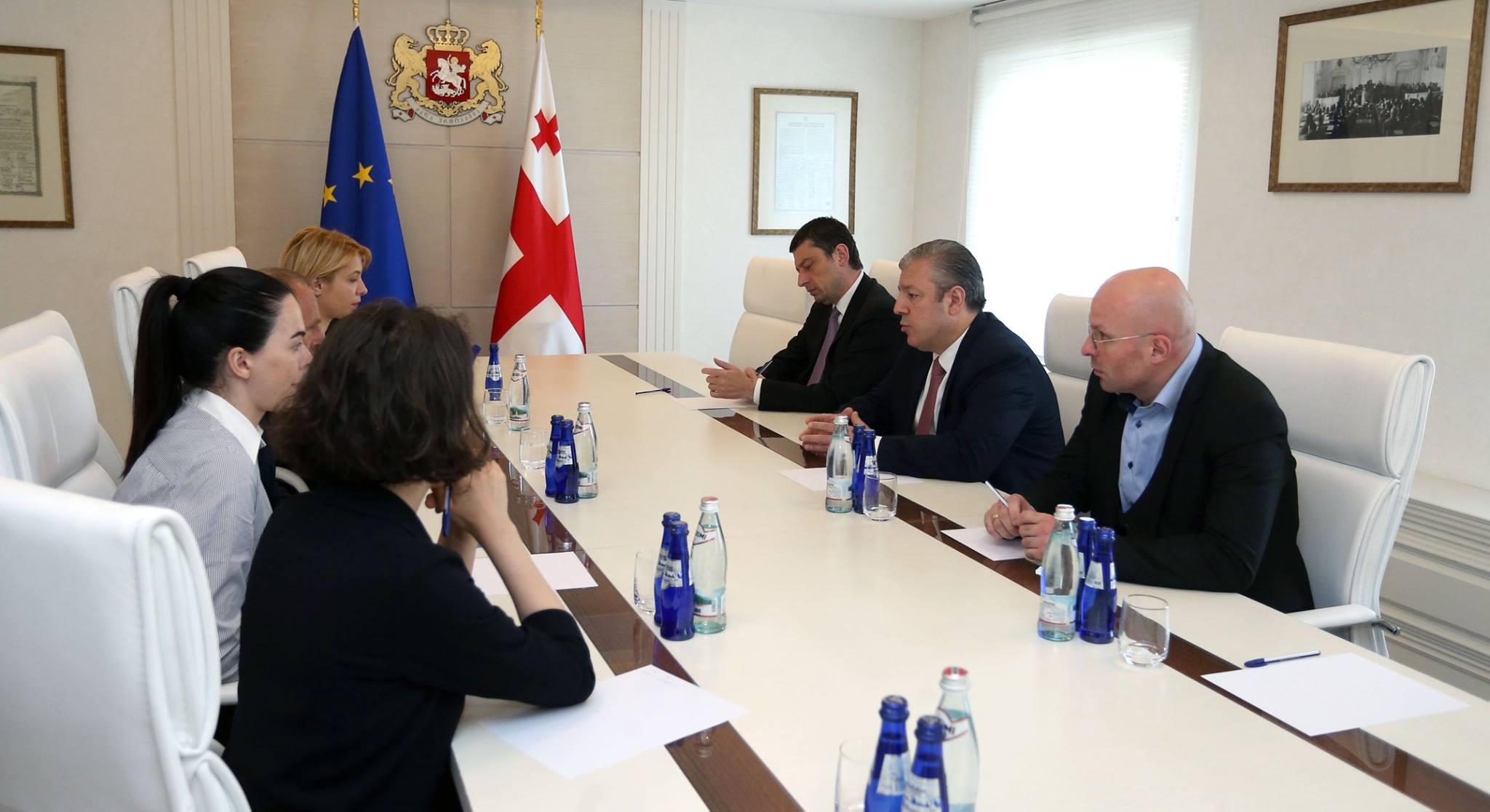გიორგი კვირიკაშვილი მალხაზ მაჩალიკაშვილს - არ მინდა, გქონდეთ შეგრძნება, რომ სახელმწიფომ გაგრიყათ და უარს ამბობს კომუნიკაციაზე [ვიდეო]