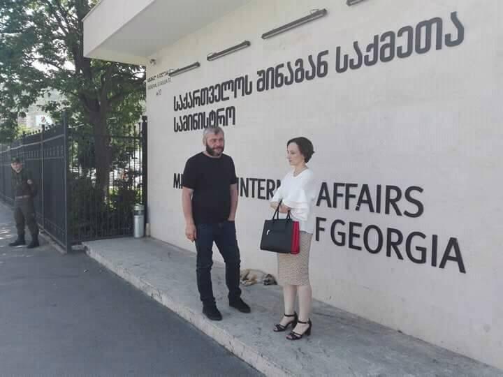 ზაზა სარალიძე აცხადებს, რომ სასამართლოს სასადილოს ინციდენტზე შსს-მ პოლიციელების მხრიდან გადაცდომის ფაქტი დააფიქსირა