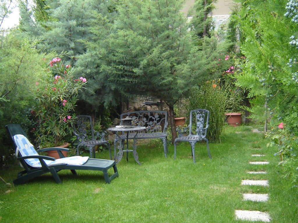 სოფლის დილა – ბაღჩეულის მოვლა-მოყვანა, მავნებლები და მათთან ბრძოლის ღონისძიებები