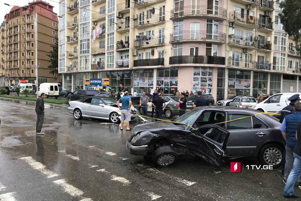 ბათუმში ავარიის შედეგად ორი მოსწავლე დაშავდა