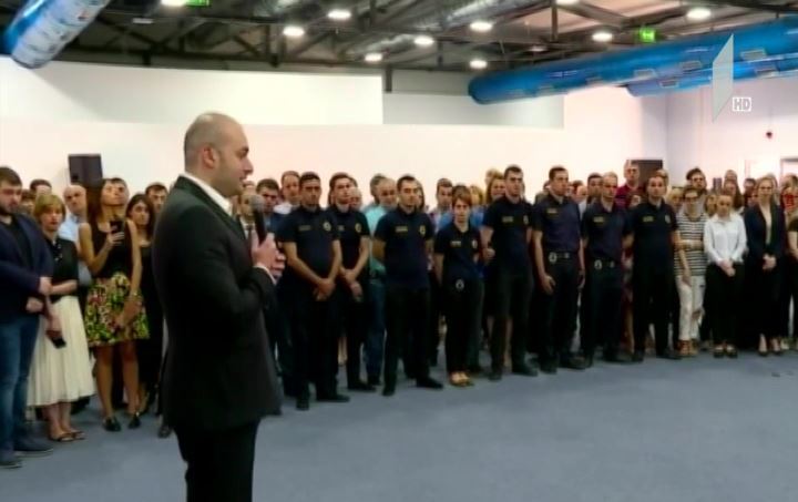 მამუკა ბახტაძე ფინანსთა სამინისტროს თანამშრომლებს დაემშვიდობა