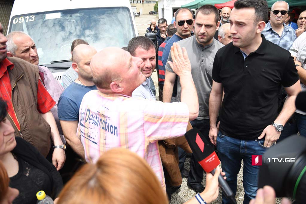 გაფიცულ მეტროს მემანქანეებს თბილისის საკრებულოს უმრავლესობის წევრები ხვდებიან