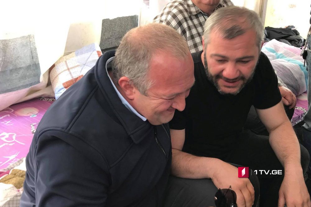 გიორგი მარგველაშვილი ზაზა სარალიძეს ხვდება [ფოტო/ვიდეო]