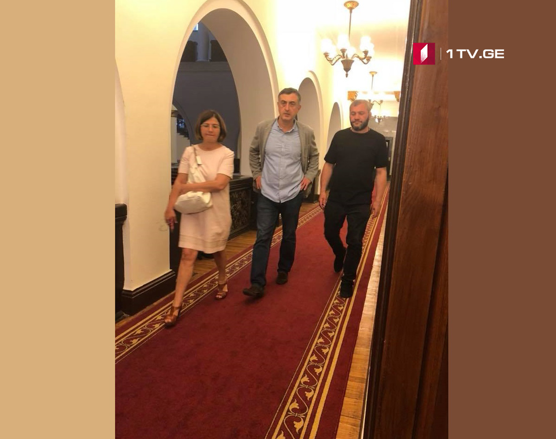 ზაზა სარალიძე პარლამენტში მივიდა