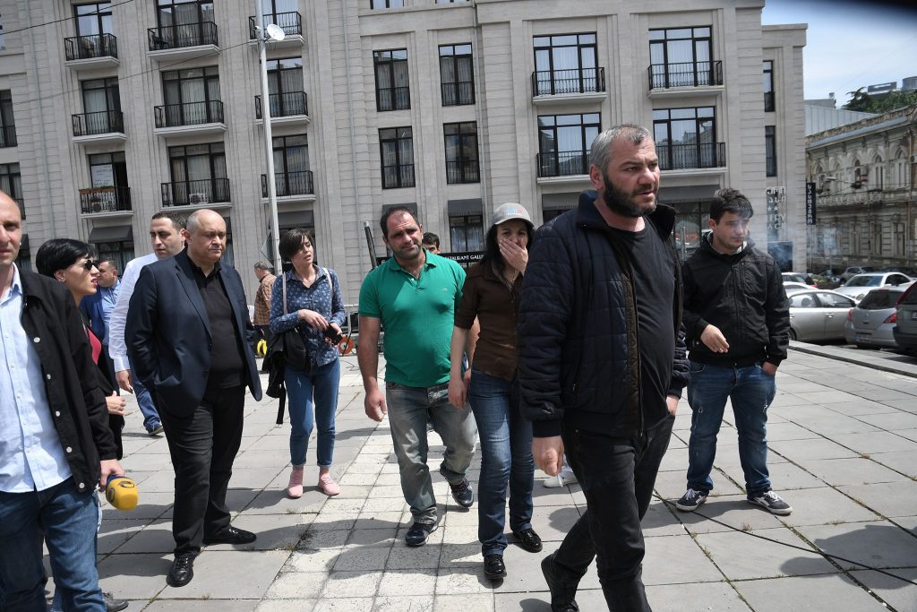 Заза Саралидзе покинул территорию администрации правительства