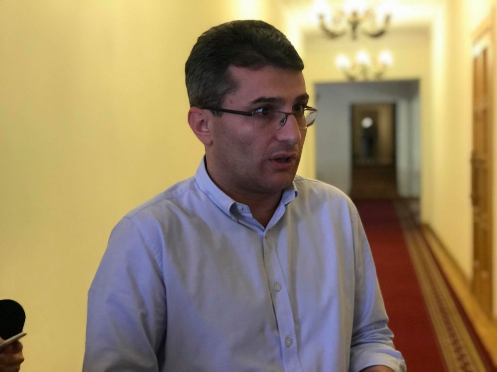 მამუკა მადინარაძე - „ნაციონალურმა მოძრაობამ“ წარმოადგინა საპრეზიდენტო კანდიდატი, რომელიც დაკავშირებულია რუსეთთან
