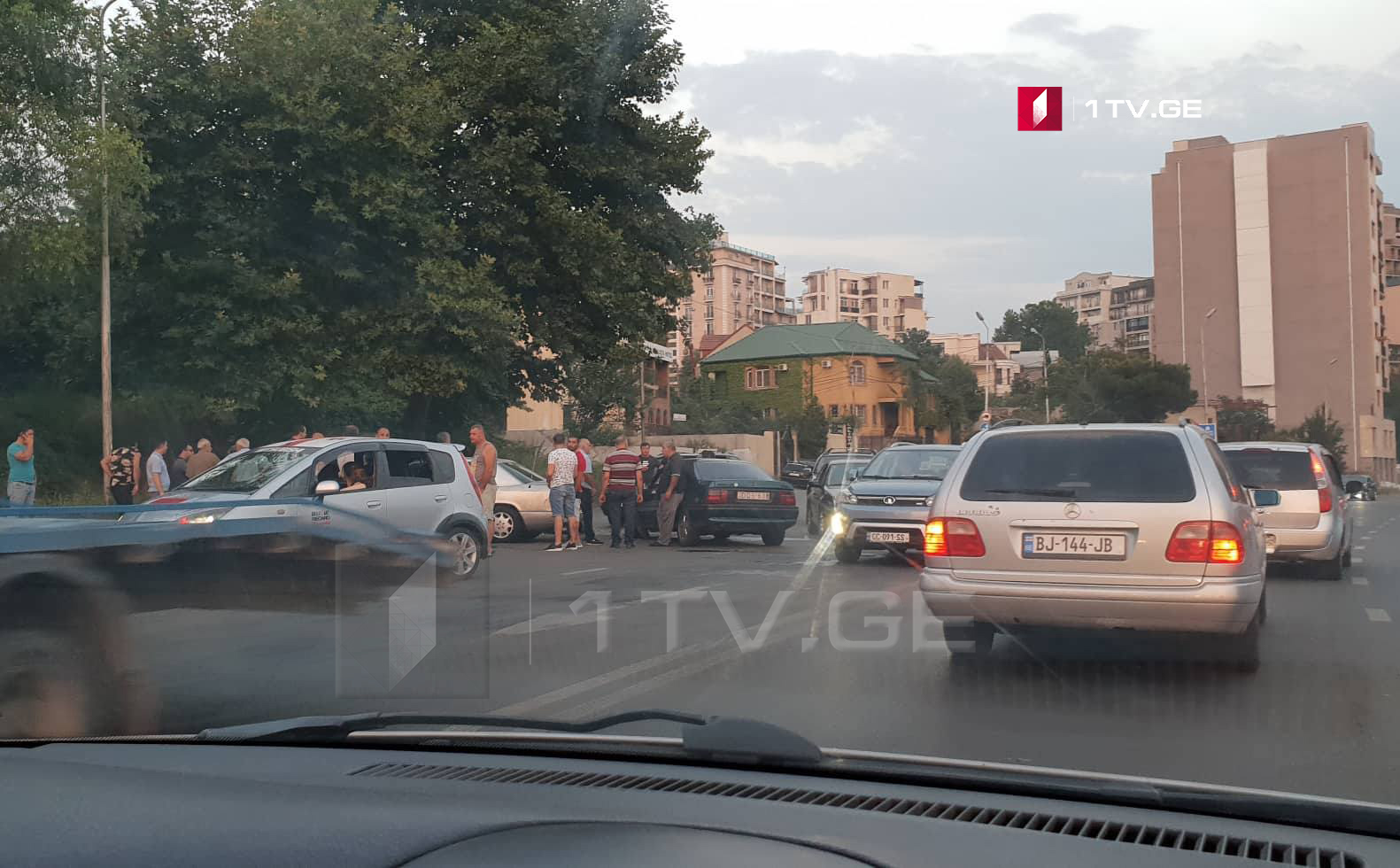 ისანში ავტოსაგზაო შემთხვევის შედეგად ერთი ადამიანი დაშავდა