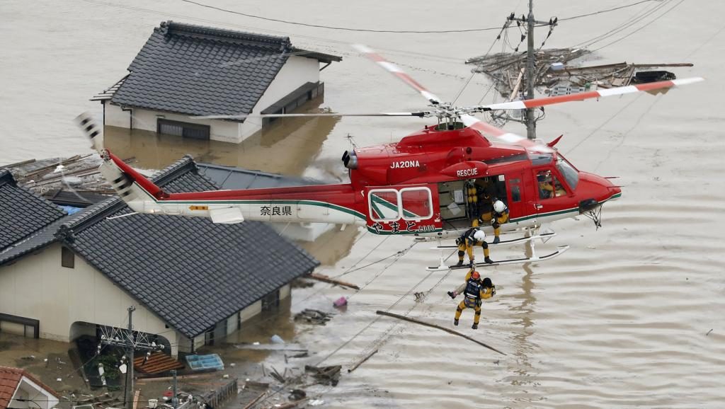 იაპონიაში ძლიერ წვიმას 62 ადამიანი შეეწირა