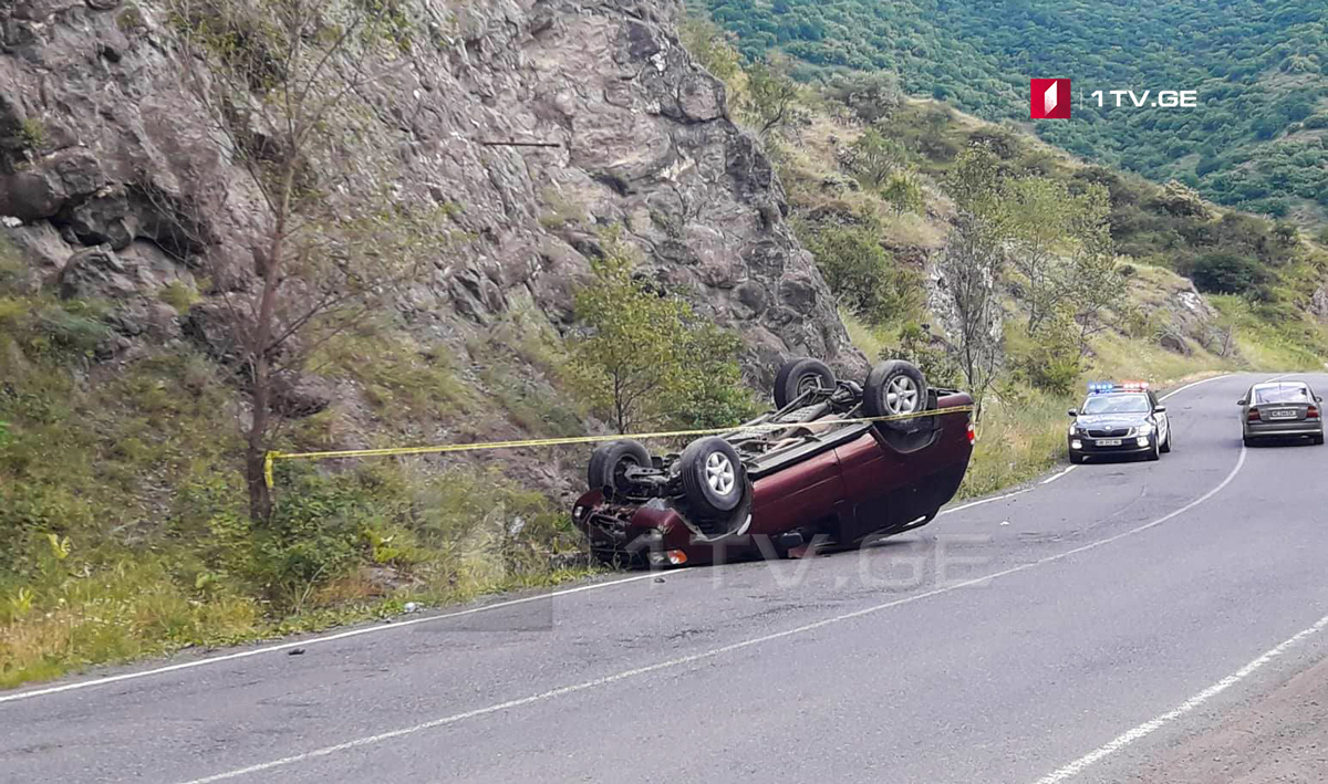 ახალციხეში ავტოსაგზაო შემთხვევისას ორი ადამიანი დაშავდა [ფოტო, ვიდეო]