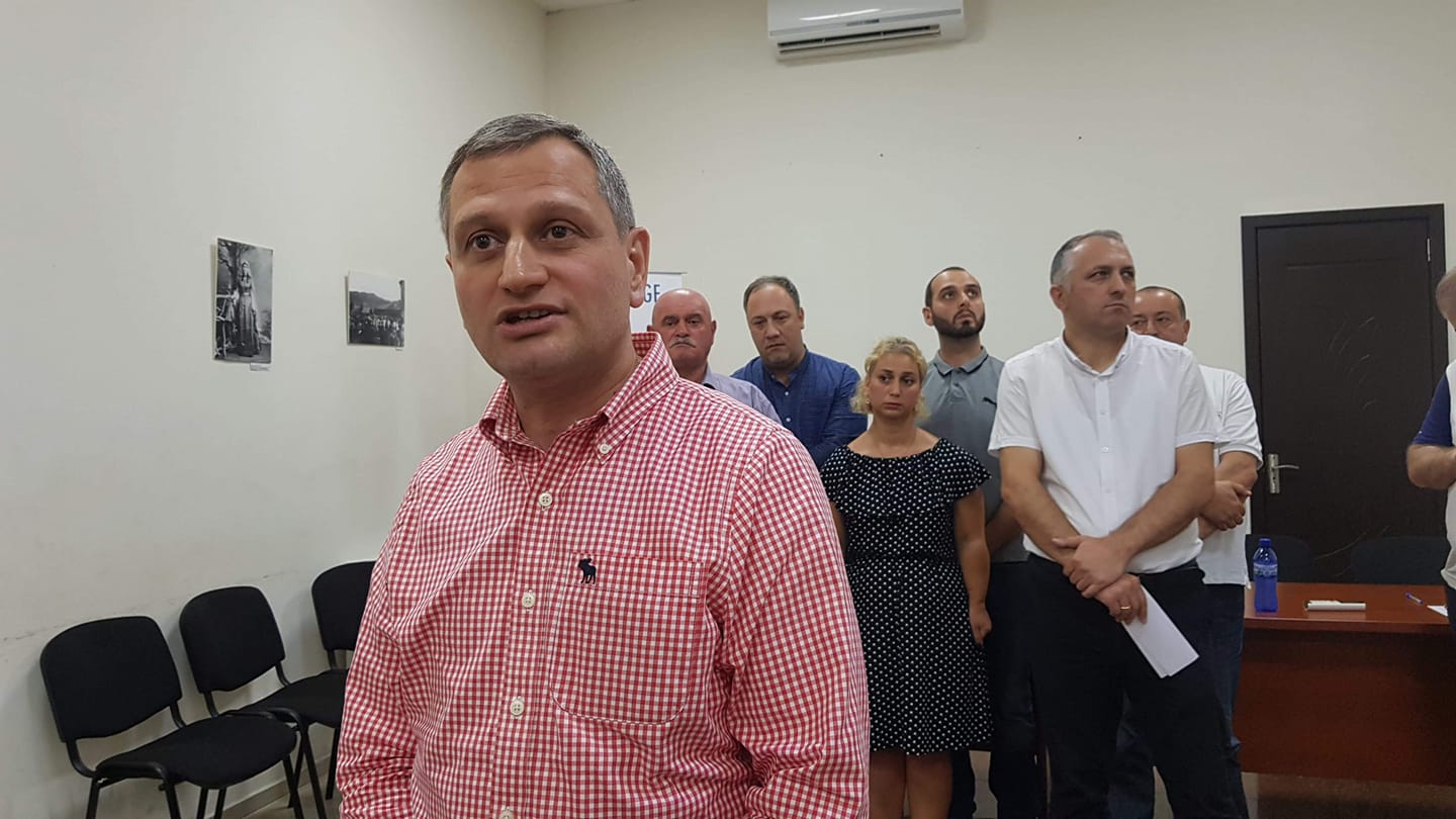 აჭარის მთავრობის თავმჯდომარის თანამდებობაზე ოპოზიცია არმაზ ახვლედიანის კანდიდატურაზე შეთანხმდა