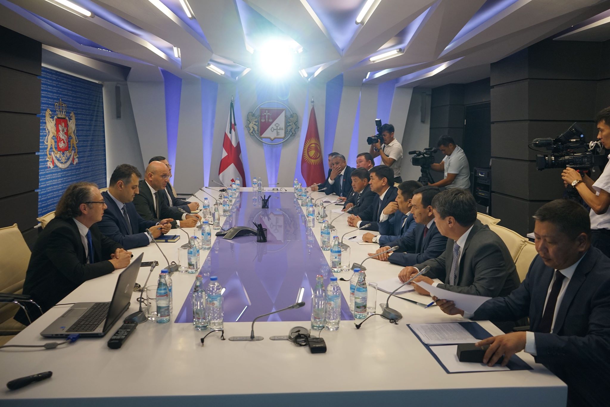 ფინანსთა მინისტრი ივანე მაჭავარიანი ყირგიზეთის რესპუბლიკის პრემიერ-მინისტრს შეხვდა
