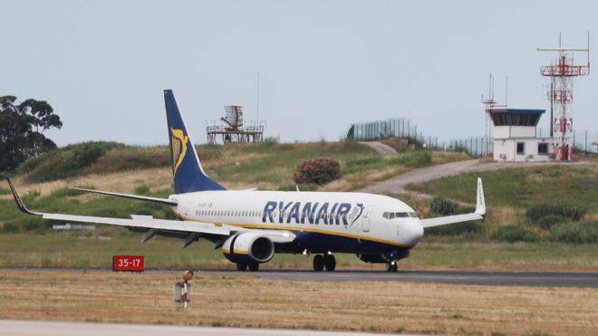 ავიაკომპანია Ryanair -მა ბორტგამცილებლების აქციის გამო, 600 ზე მეტი რეისი გადადო