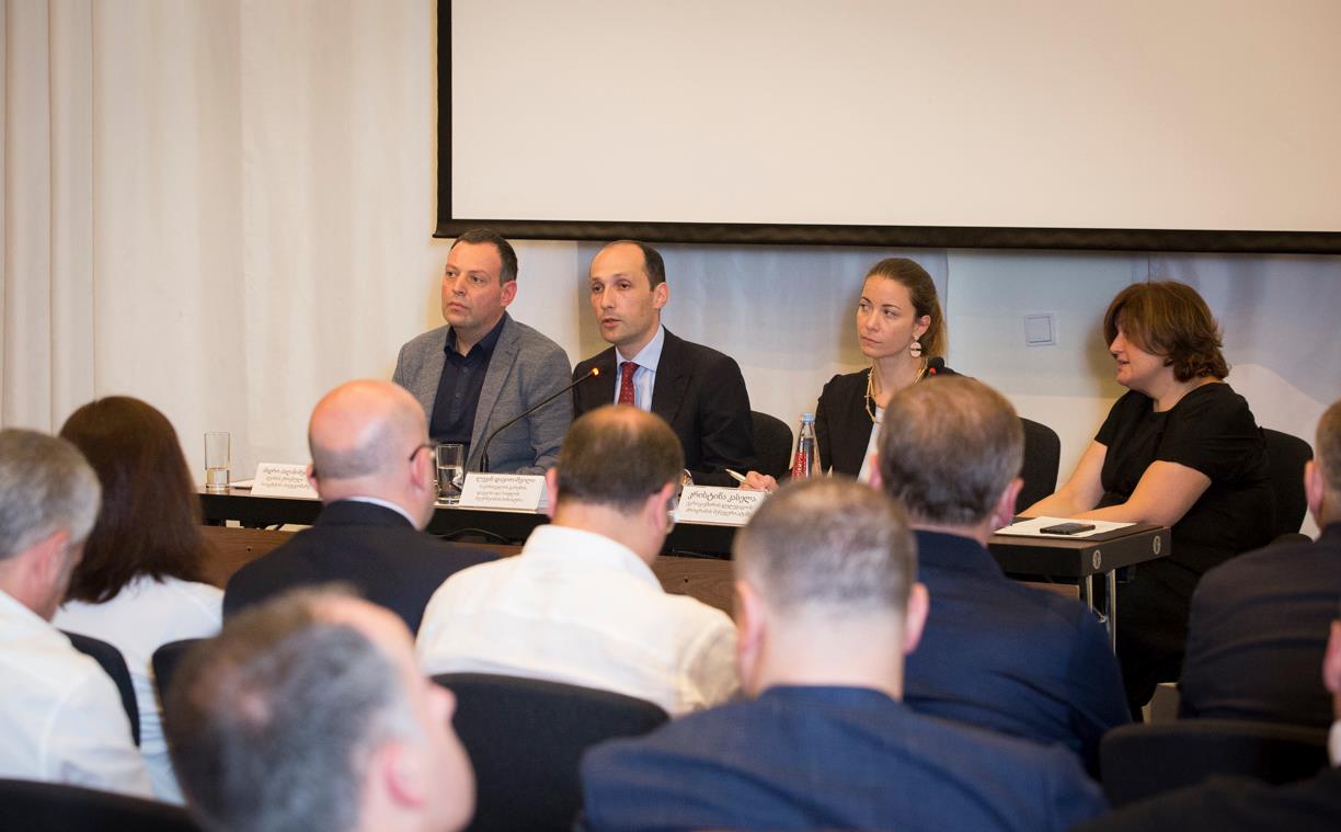 ლევან დავითაშვილი ღვინის ინდუსტრიის წარმომადგენლებს შეხვდა