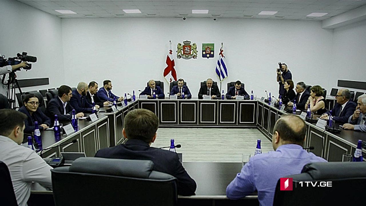 კონსულტაციები აჭარის უმაღლეს საბჭოში