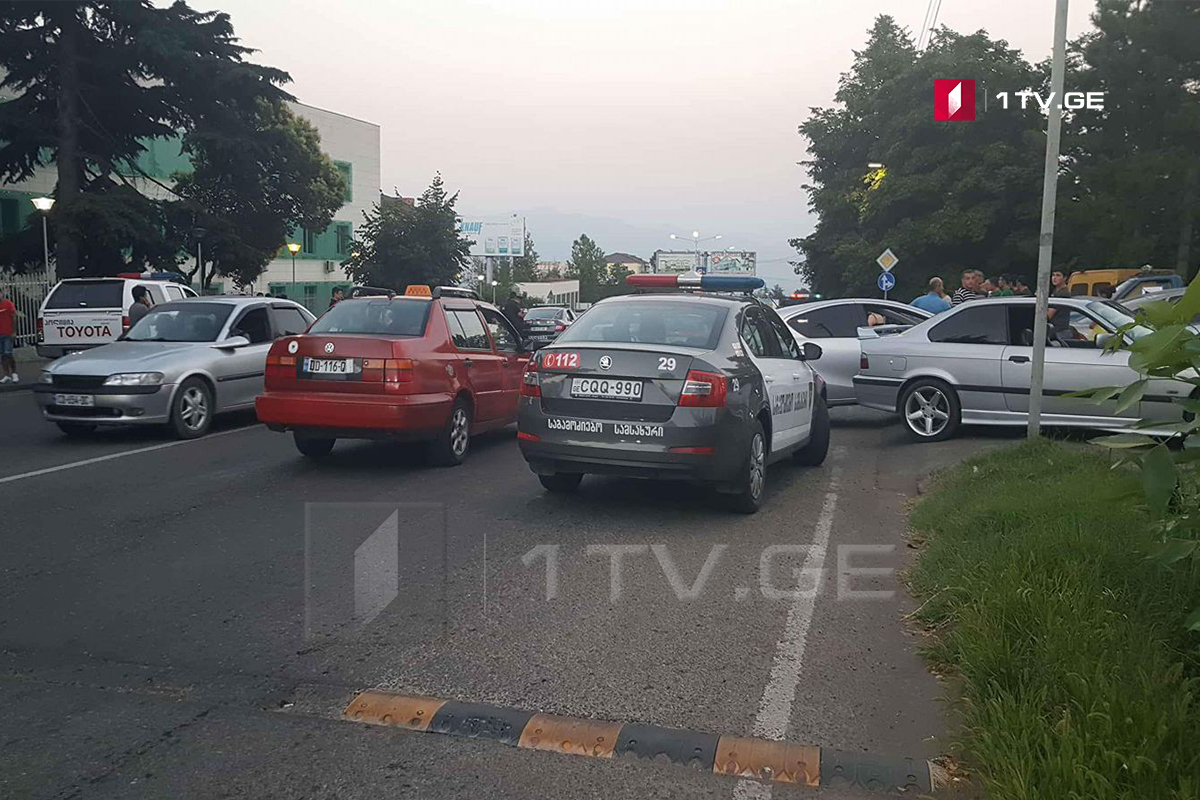 თელავში ავტომანქანა ქვეითად მოსიარულე მეათე კლასის მოსწავლეს დაეჯახა