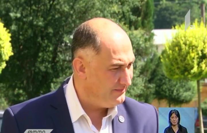 დაკავებულ პოლიციელს ბრალს დღეს წარუდგენენ