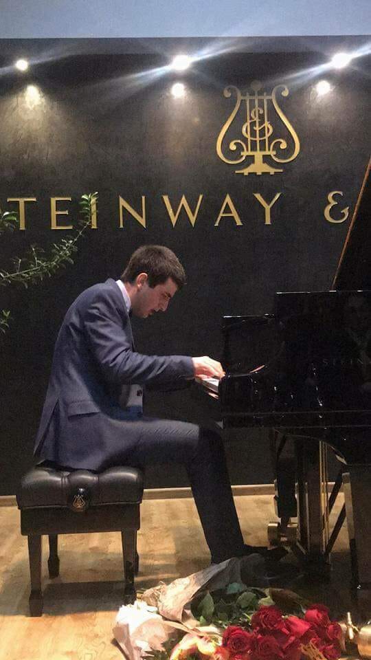 “დო რე მი” – სანდრო გეგეჭკორმა Steinway-ს გალერეაში სოლო კონცერტი გამართა