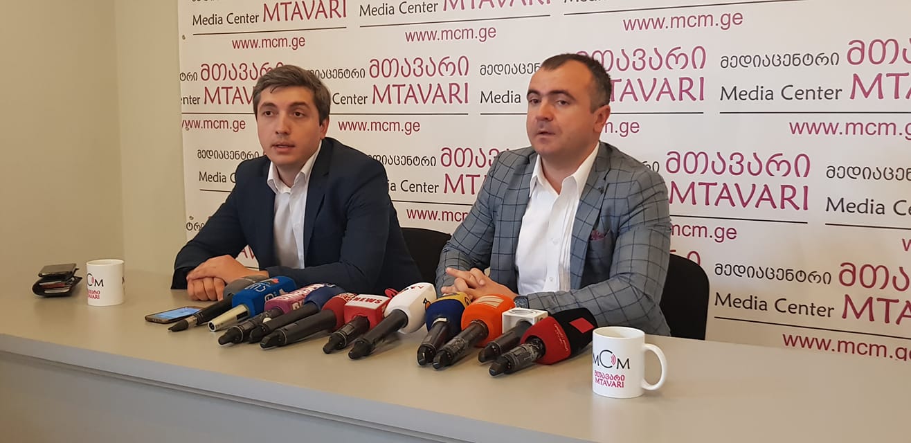 სმიტების ოჯახის მკვლელობაში ბრალდებულის ადვოკატები ალტერნატიულ ექსპერტიზას გეგმავენ