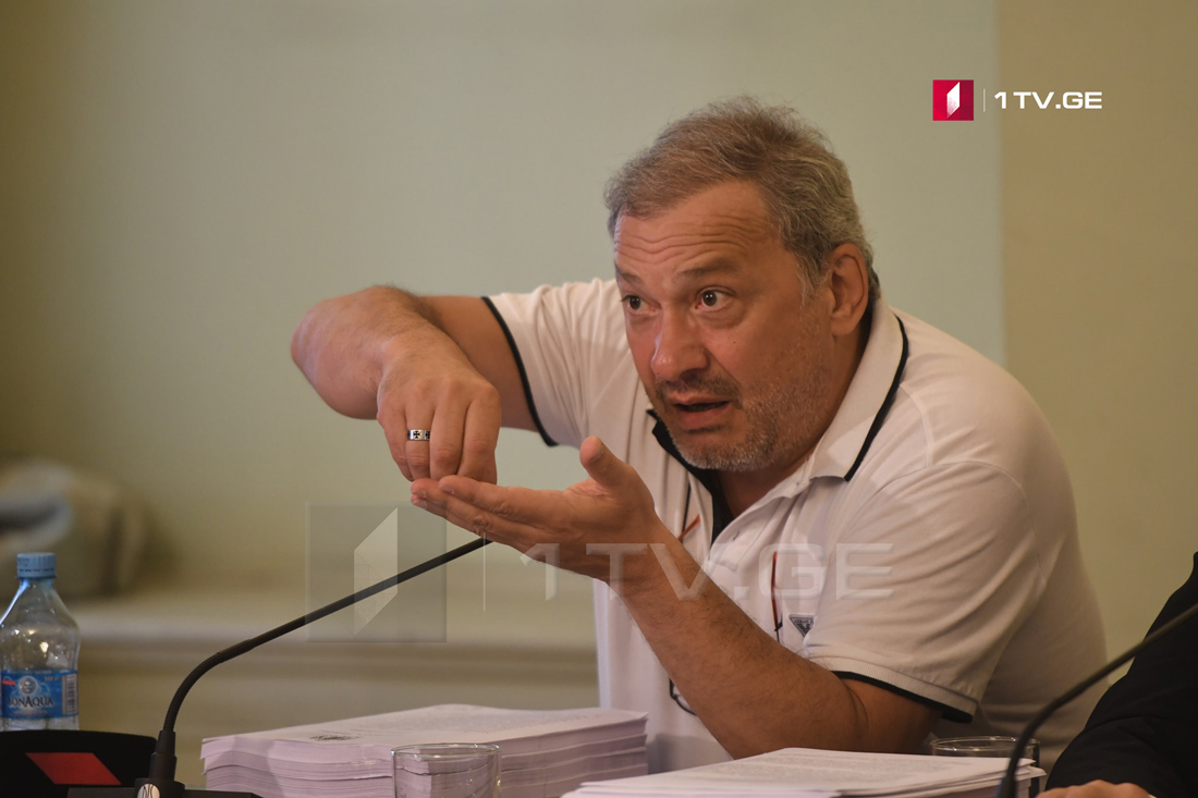 ზაზა პაპუაშვილი კულტურის მინისტრის მოადგილე გიორგი ბაქრაძეს დაუპირისპირდა