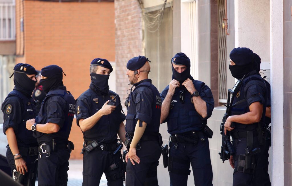 სამართალდამცველები კატალონიაში, პოლიციის განყოფილებაზე თავდასხმას ტერაქტად განიხილავენ