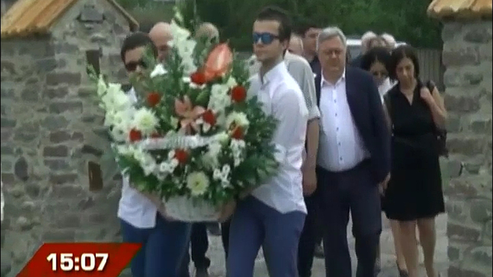 დავით უსუფაშვილმა გორში გმირთა მემორიალი გვირგვინით შეამკო