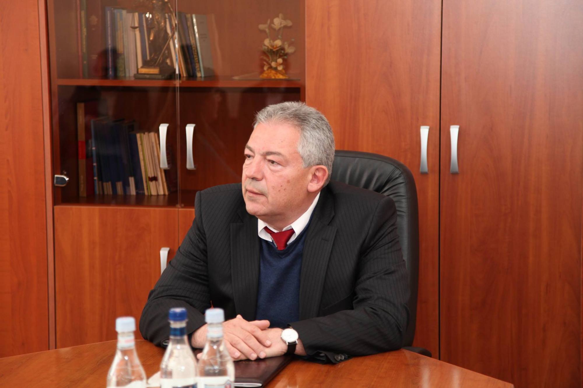 სომხეთში საკასაციო სასამართლოს ყოფილ თავმჯდომარეს თავს დაესხნენ