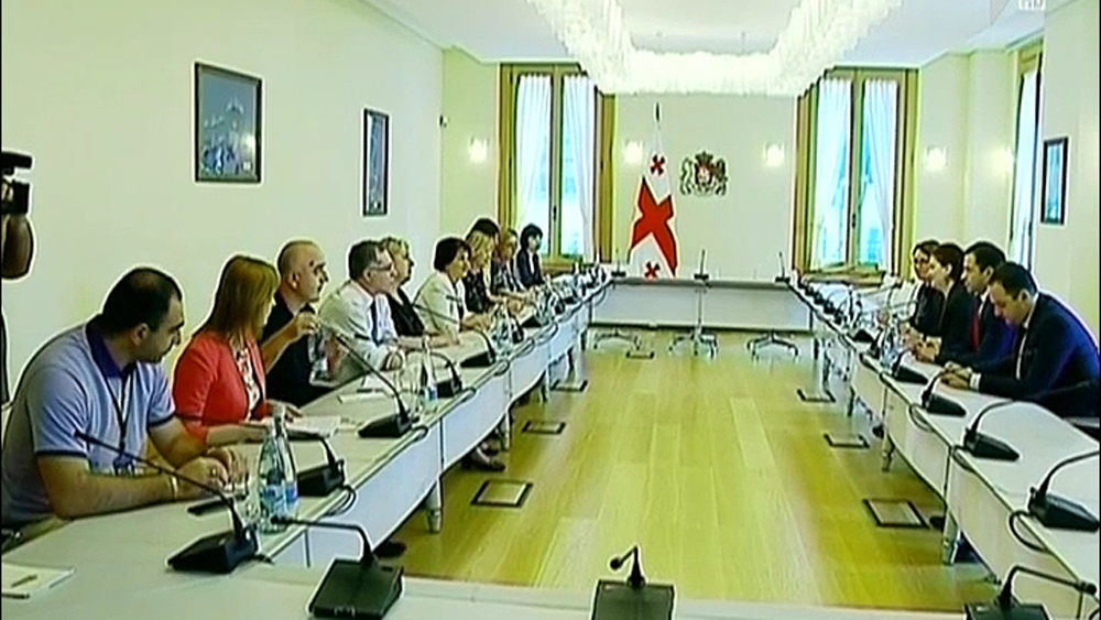 კონსულტაციები პრეზიდენტთან