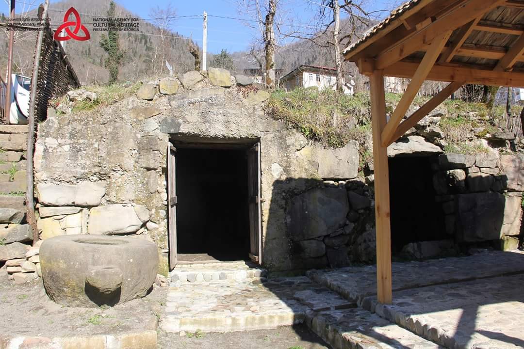 ხელვაჩაურში, სოფელ ქვემო ჩიქუნეთში მდებარე ე.წ. „ილიას მარანს“ კულტურული მემკვიდრეობის უძრავი ძეგლის სტატუსი მიენიჭა [ფოტო]