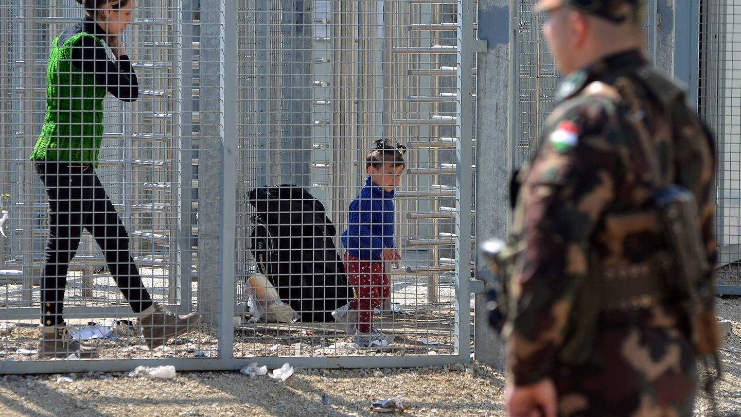 Human Rights Watch - უნგრეთი მიგრანტების გასაძევებლად შიმშილის ტაქტიკას იყენებს