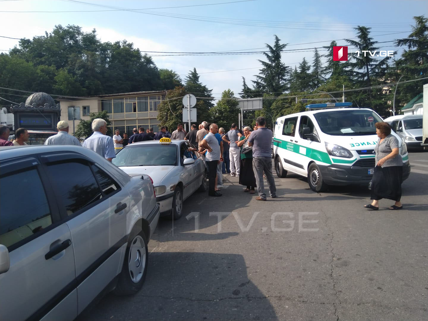თელავის ბაზართან მამაკაცს ბოძი დაეცა და ადგილზე გარდაიცვალა
