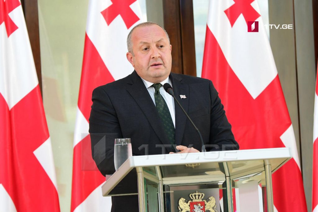 გიორგი მარგველაშვილმა ექიმები დააჯილდოვა - თქვენ ბრძოლის ველზე გაჭირვებაში მყოფი ჯარისკაცის თუ მოქალაქის ბოლო იმედი ხართ