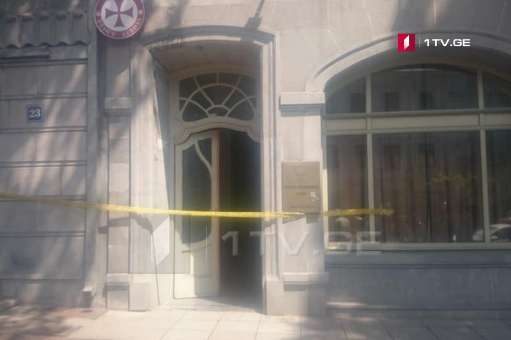რუსთაველის გამზირზე „ეროვნულ-დემოკრატიული პარტიის“ ოფისი გაქურდეს