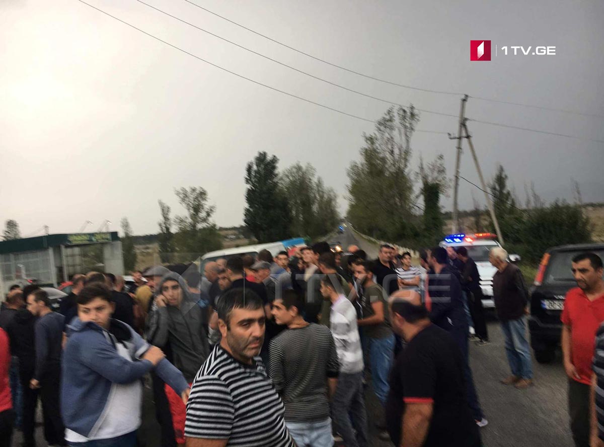სოფელ ვარდისუბნის მოსახლეობამ საავტომობილო მაგისტრალი რამდენიმე წუთით გადაკეტა [ვიდეო]