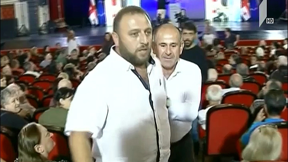 დაპირისპირება მმართველ გუნდსა და „ძალა ერთობაშიას“ შორის